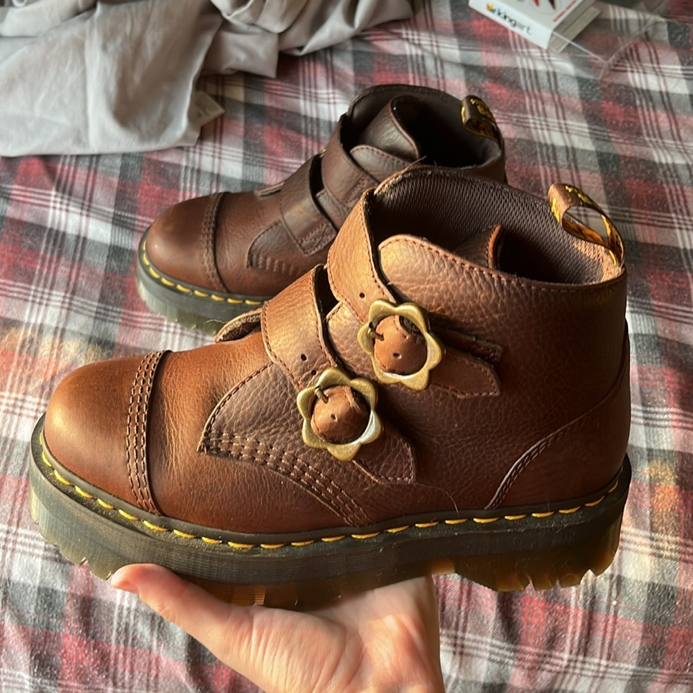 Devon Flower Dr. Martens perfect condition